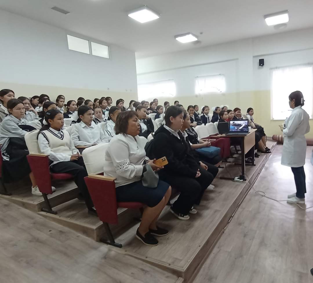 «Үлгілі үйдің қыздары» тақырыбында қыздар жиналысы